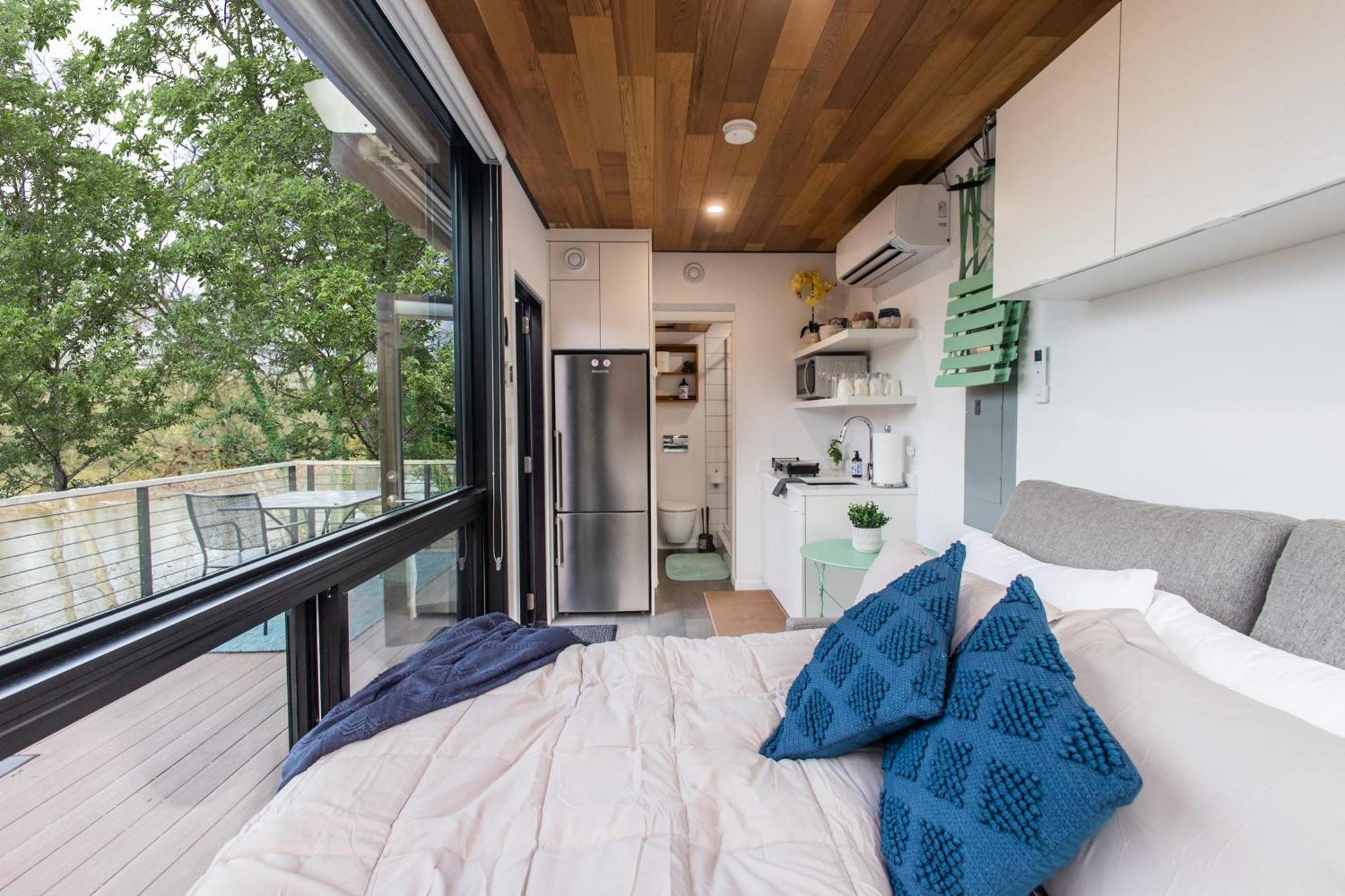 Riverside Tiny Cabin W Hot Tub, Fire Pit, & Kayaks Rileyville Room photo